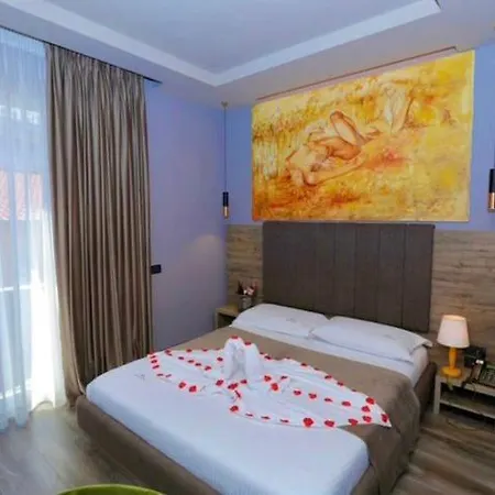 Vivi La Vita * 地拉那