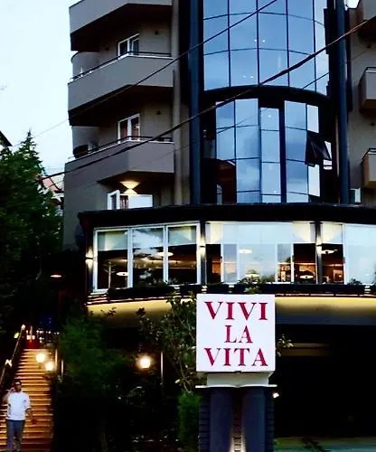 Vivi La Vita * טיראנה