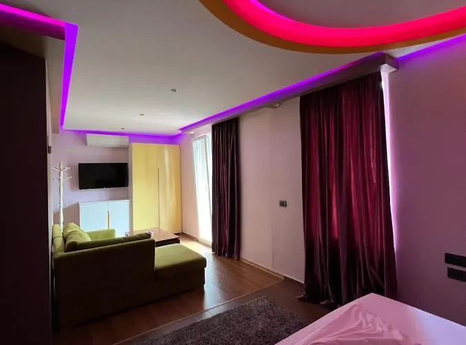 Vivi La Vita * טיראנה