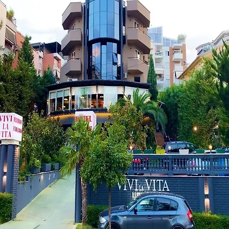 Vivi La Vita * Tirana
