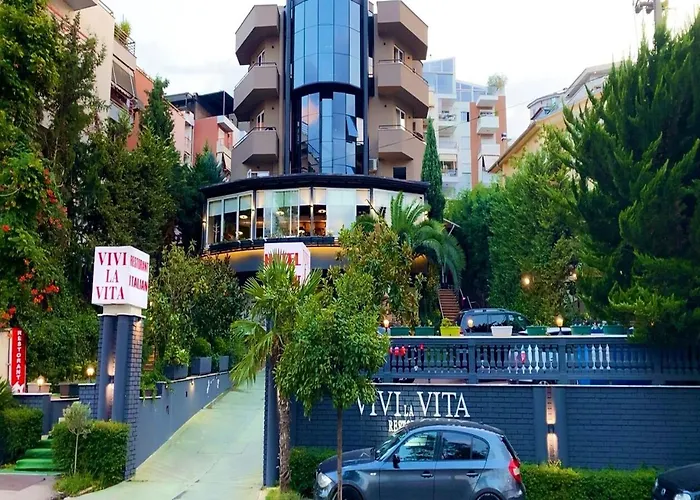 Vivi La Vita * Tirana